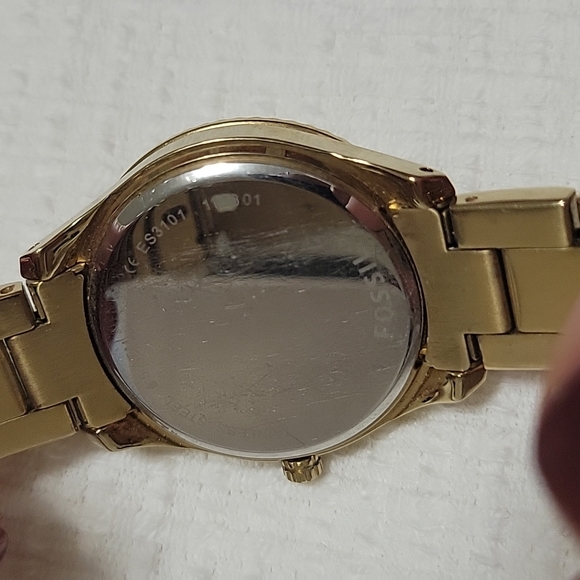 Womens Watch - Picture 3 of 5